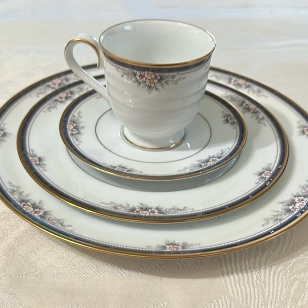 Noritake Ontario China ~ ONE 4-piece place setting - Picture 1 of 9